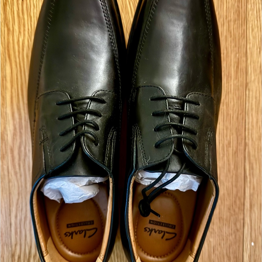 Clarks Men's Black Leather Tilden Walk Dress Shoes - Brand New